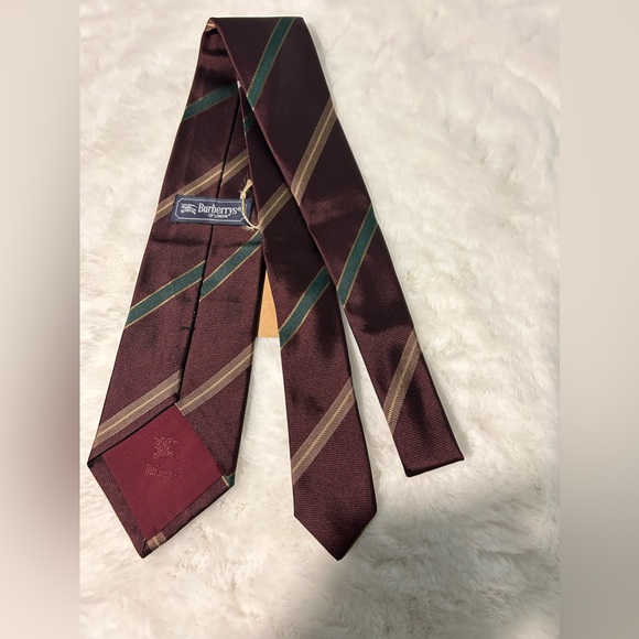 Authentic Burberry Men’s Tie 100% Silk in Great Condition Pre-owned - Picture 3 of 3
